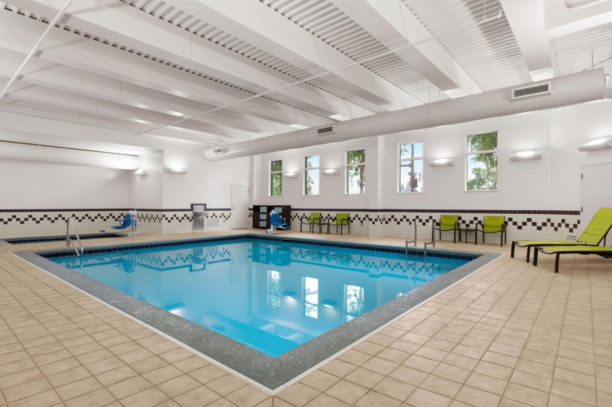 Springhill Suites By Marriott Фэрбанкс Экстерьер фото